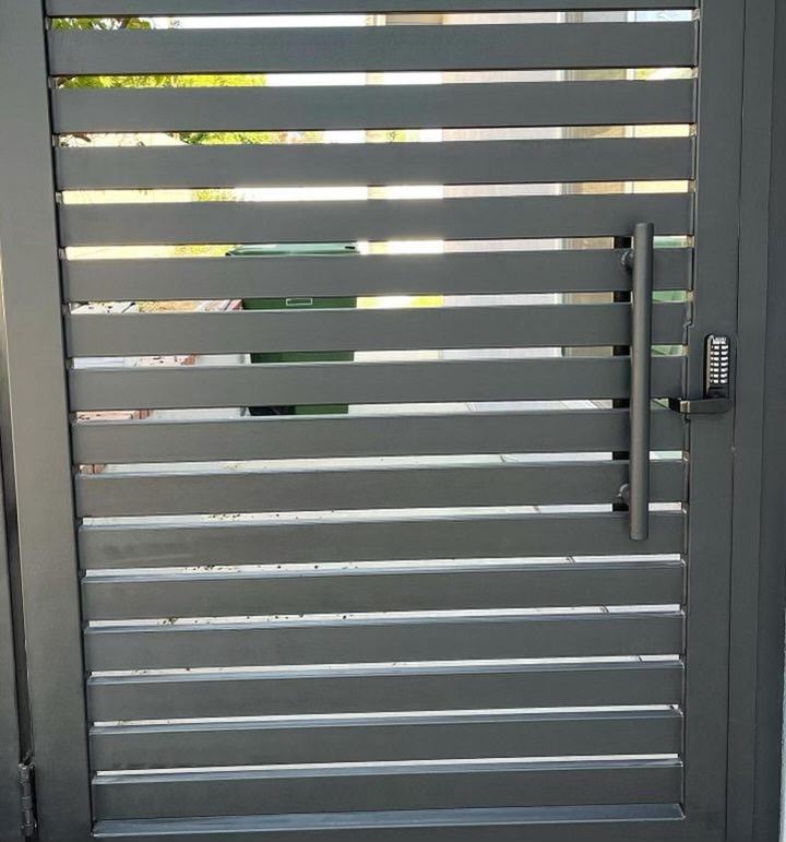 Aluminum slat walk gate with keypad